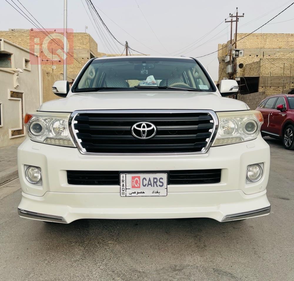 تۆیۆتا لاند کروزەر